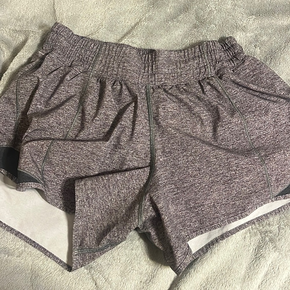 lululemon size 6 4”